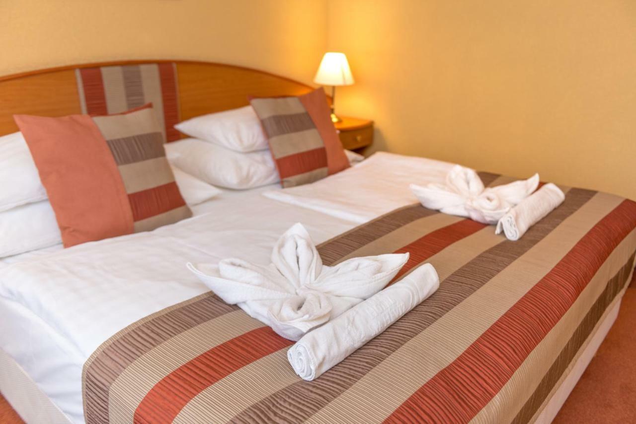 Hotel Spa Heviz Ngoại thất bức ảnh